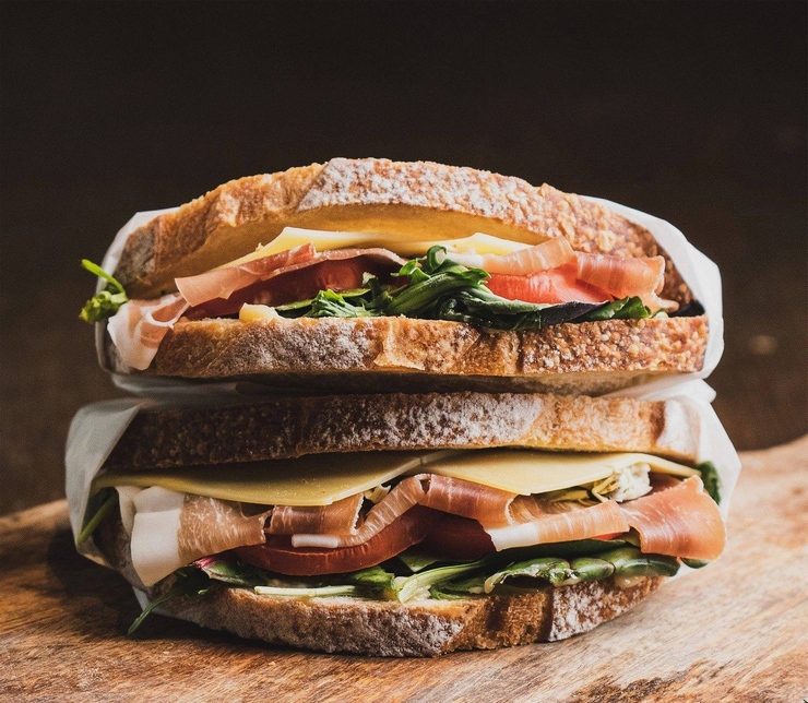 Scheili Eszter: A nekem készült szendvics